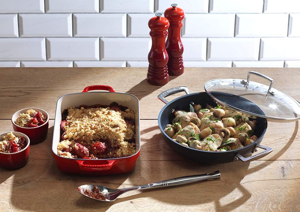 Le Creuset Pfeffermuehle  21 cm  kirschrot Kueche