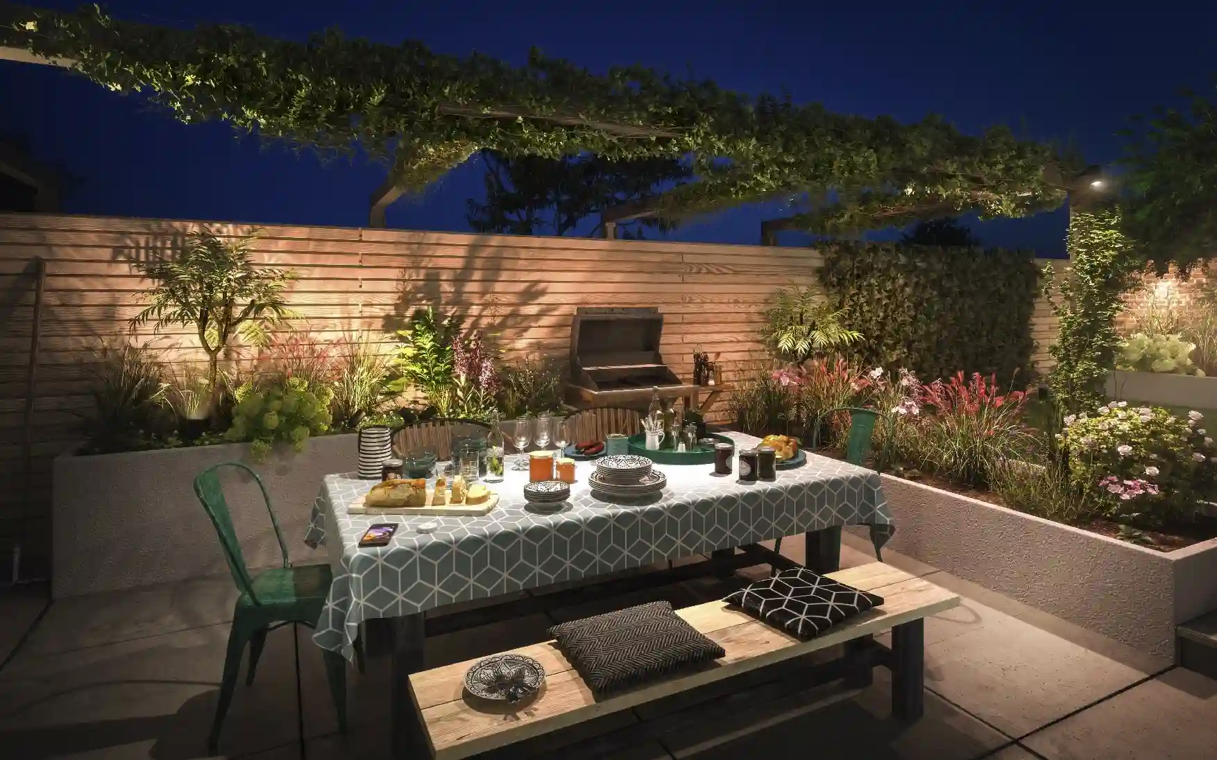 Philips Verlaengerungskabel Outdoor 2 5m schwarz Smart Home