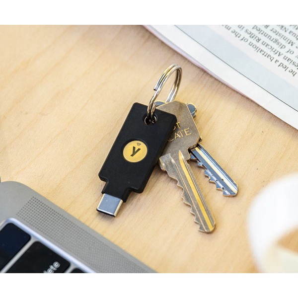 YUBICO YubiKey 5C NFC   USB C Sicherheitsschluessel PC-Zubehoer