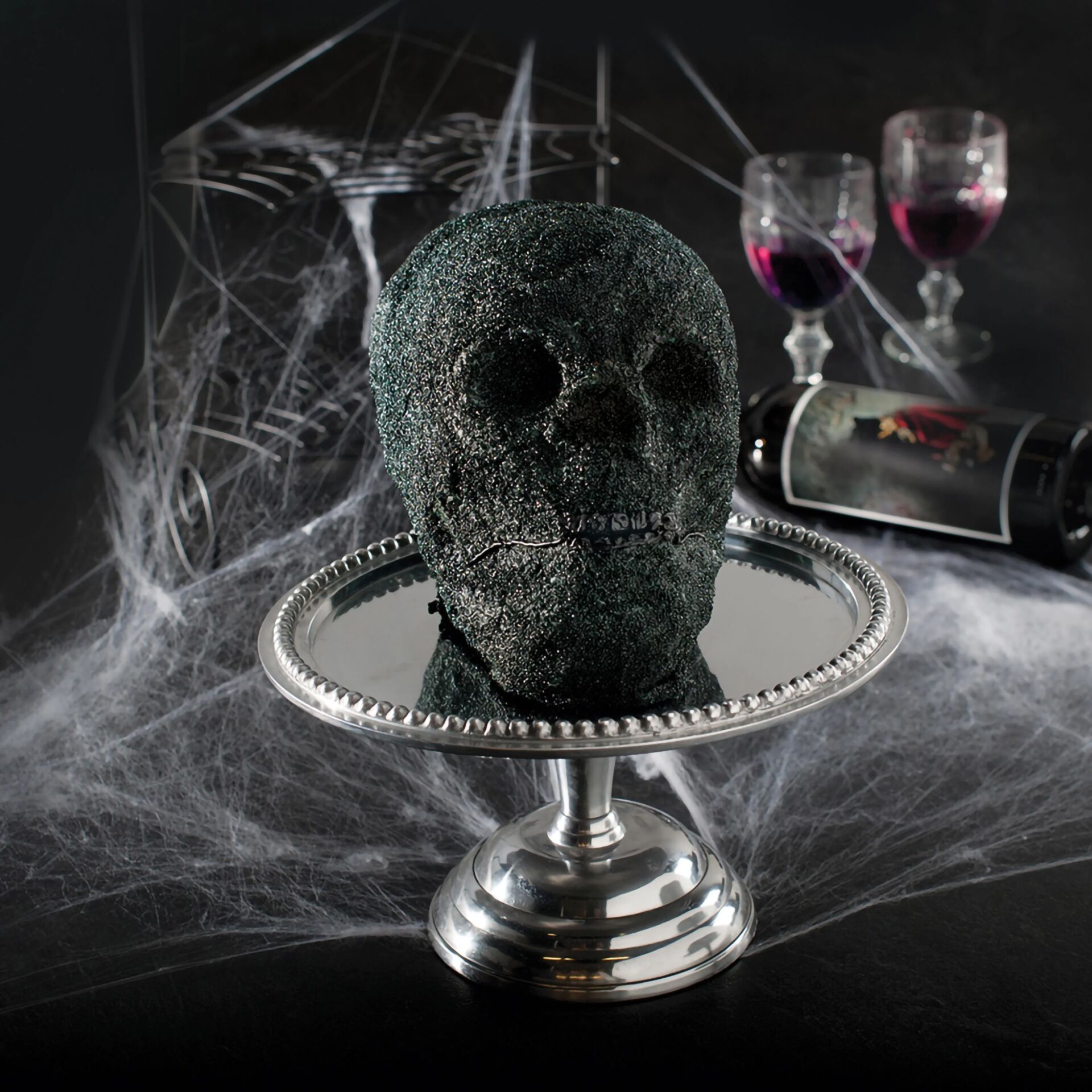 Nordic Ware  Haunted Skull Cake Pan Speisenzubereitung