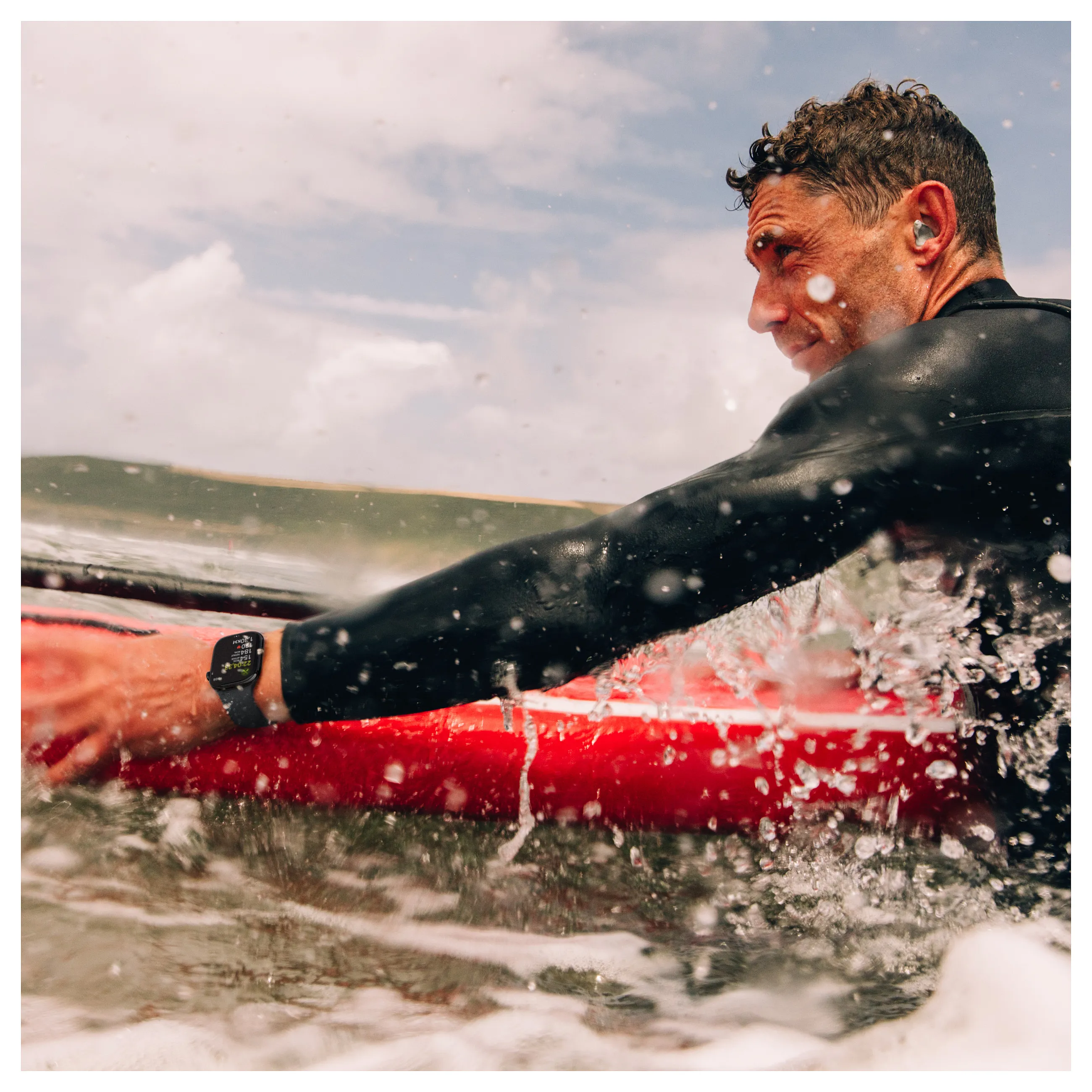 Apple watch series 10 gps   cellular 42mm gold titanium case with starlight sport band   m l Smartwatches & Fitnesstracker