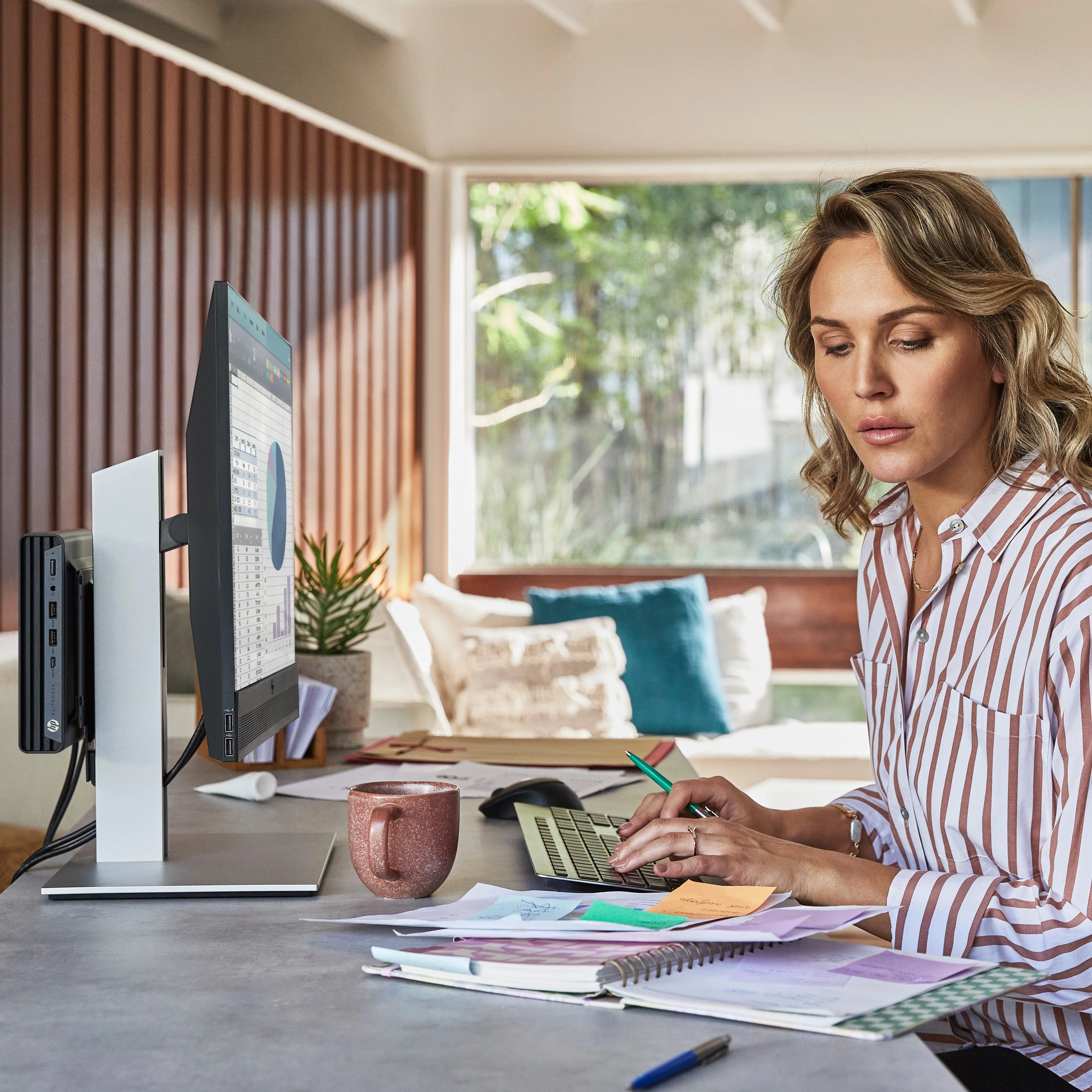 HP Elite Mini 800 G9 Intel  Core  i5 i5 14500 16 GB DDR5 SDRAM 512 GB SSD Windows 11 Pro Mini PC Mini PC Schwarz PC-Zubehoer