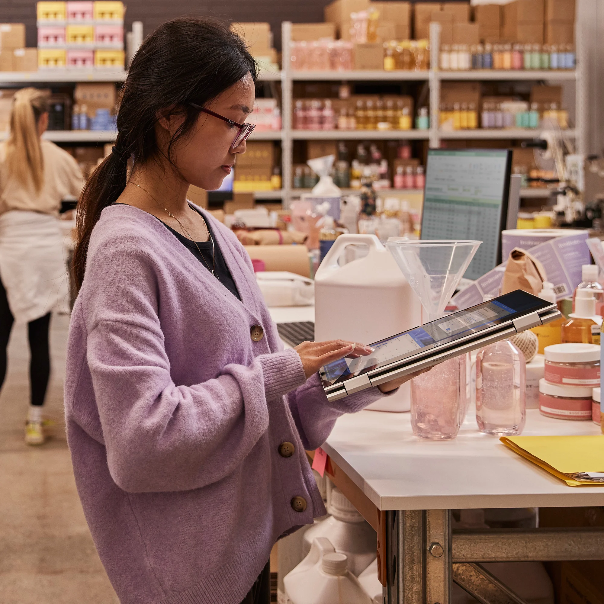 HP Pro x360 435 G10 Wolf Pro Security Edition AMD Ryzen  5 7530U Hybrid  2 in 1  33 8 cm  13 3   Touchscreen Full HD 8 GB DDR4 SDRAM 256 GB SSD Wi Fi 6  802 11ax  Windows 11 Pro Silber Notebooks & E-Book Reader