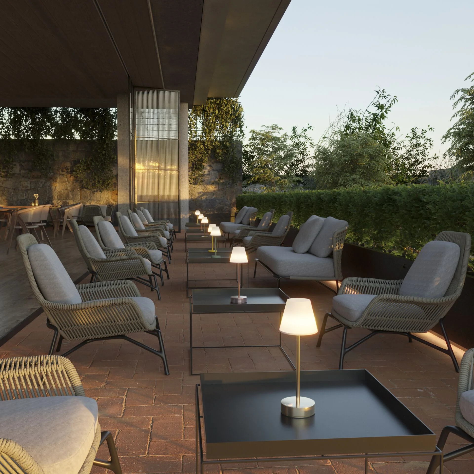 Newgarden Lola Slim 30 Akku Tischleuchte Anthrazit Wohnaccessoires