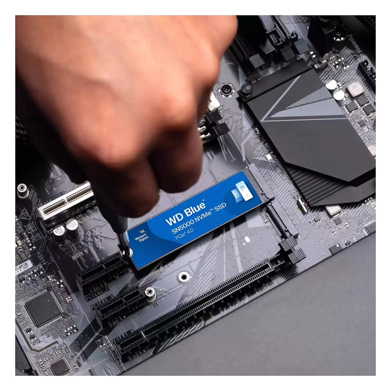 Western Digital M 2 500GB WD Blue SN5000 NVMe PCIe 4 0 x 4 Speichermedien