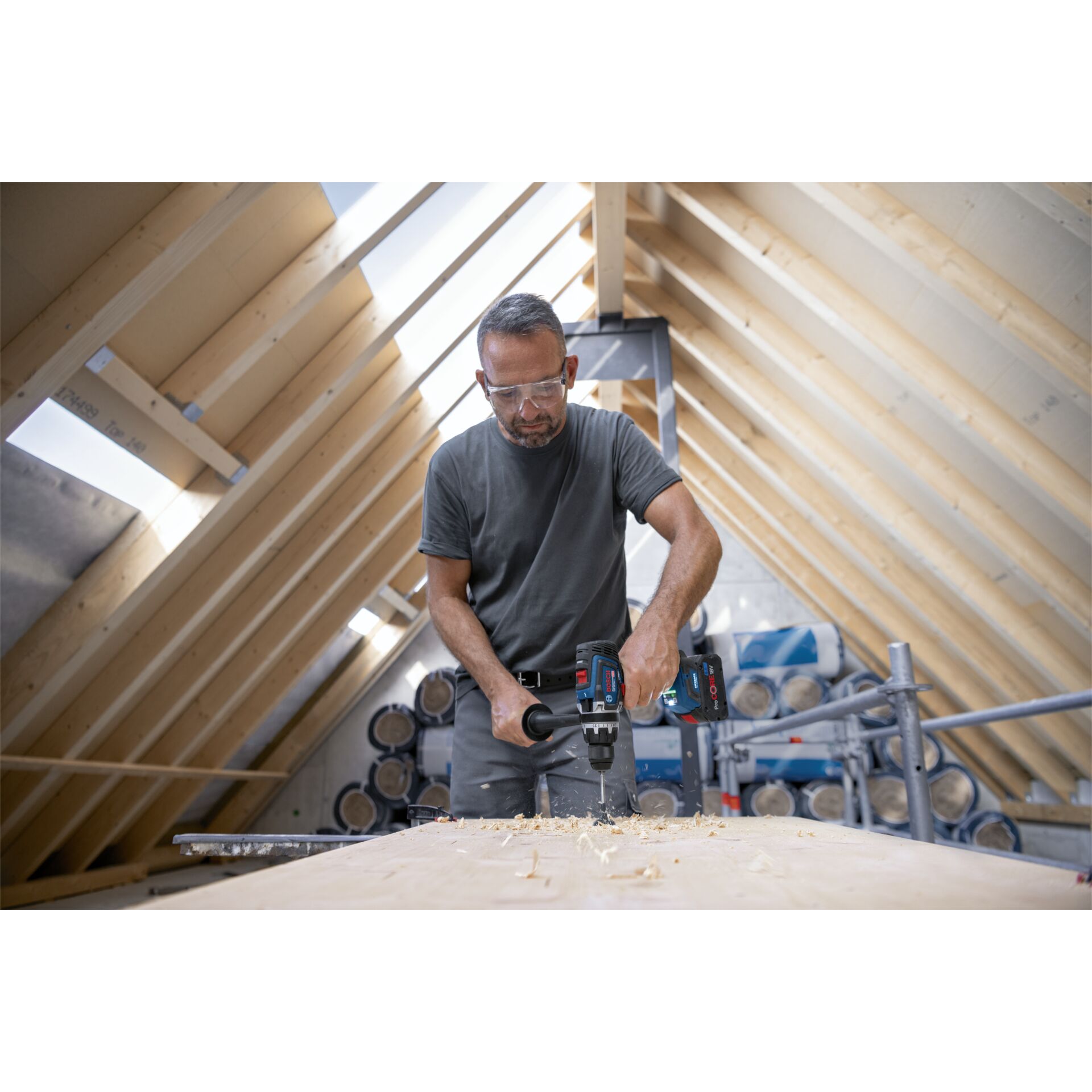 Bosch GSR 18V 150 C Professional 2200 RPM Ohne Schluessel 2 1 kg Schwarz  Blau  Rot Bohrer & Schrauber