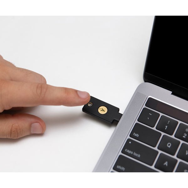 YUBICO YubiKey 5C NFC   USB C Sicherheitsschluessel PC-Zubehoer