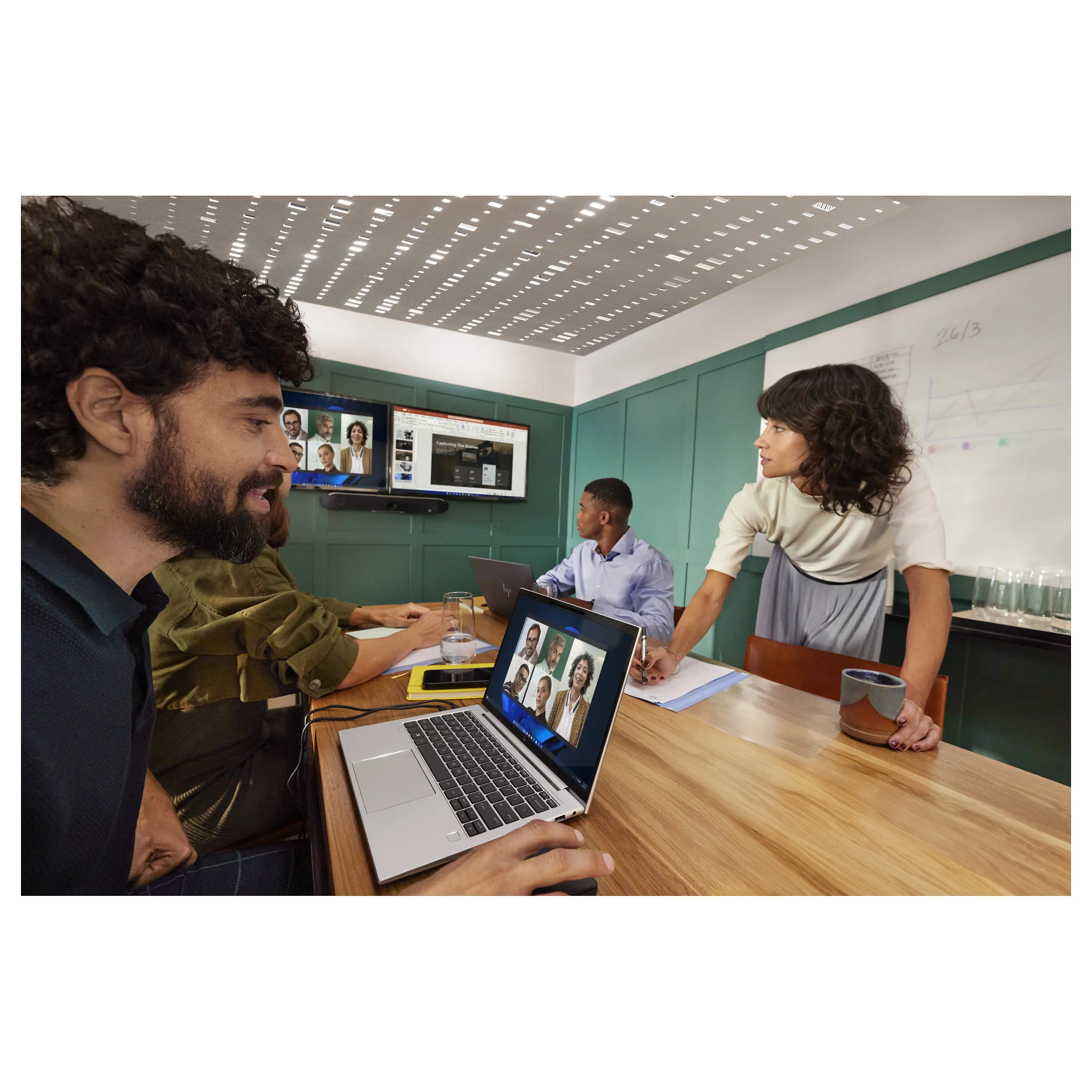 HP Poly Studio V52 USB Videobar PC-Zubehoer