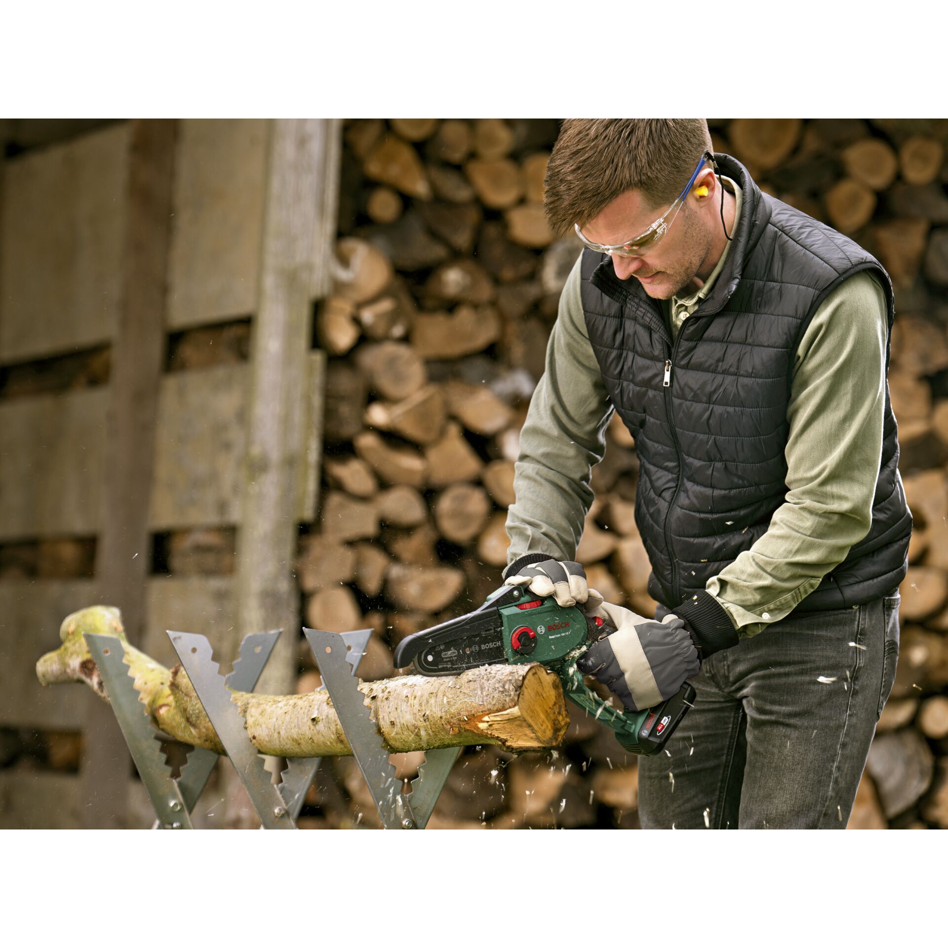 Bosch EasyChain 18V 15 7 Akku Baumsaege Aexte & Gartensaegen