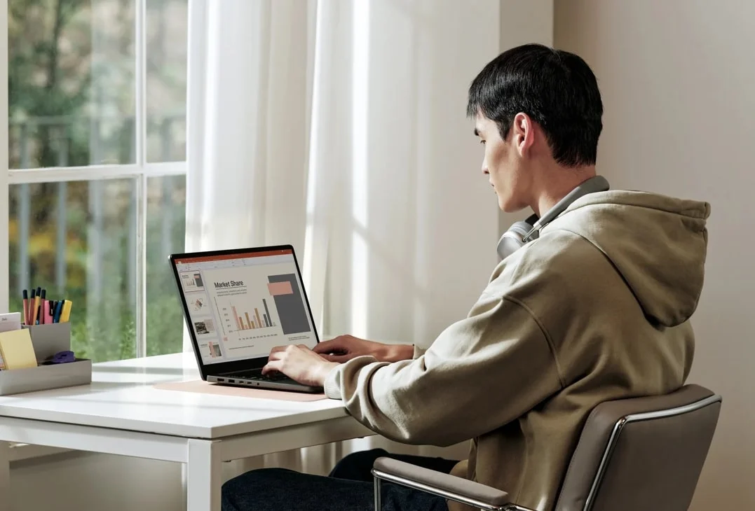 LG Gram 15U50T Intel  Core  i5 i5 1334U Laptop 39 6 cm  15 6   Full HD 16 GB DDR4 SDRAM 512 GB SSD Wi Fi 6  802 11ax  Windows 11 Home Silber Notebooks & E-Book Reader