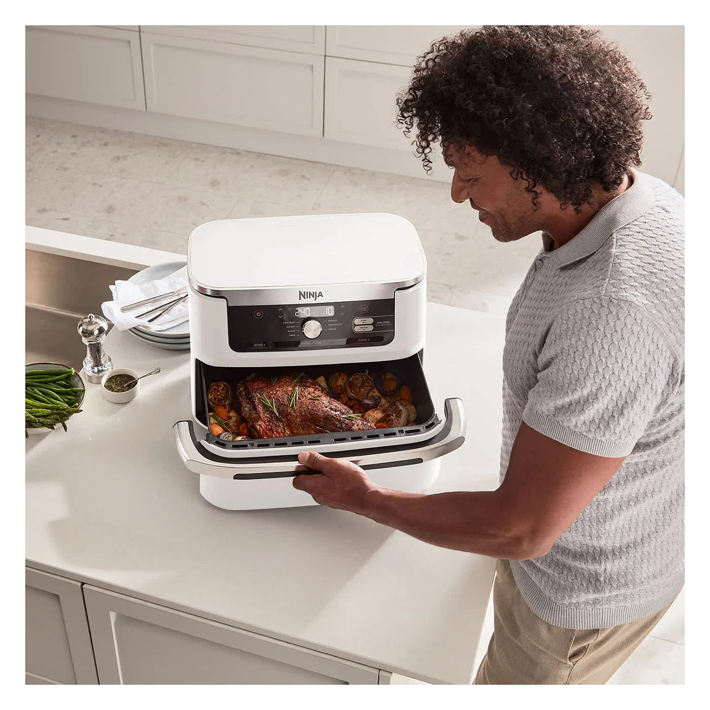 Ninja Dual Zone 7  in 1 Heiluftfritteuse  wei  AF500EUWH Kuechenkleingeraete