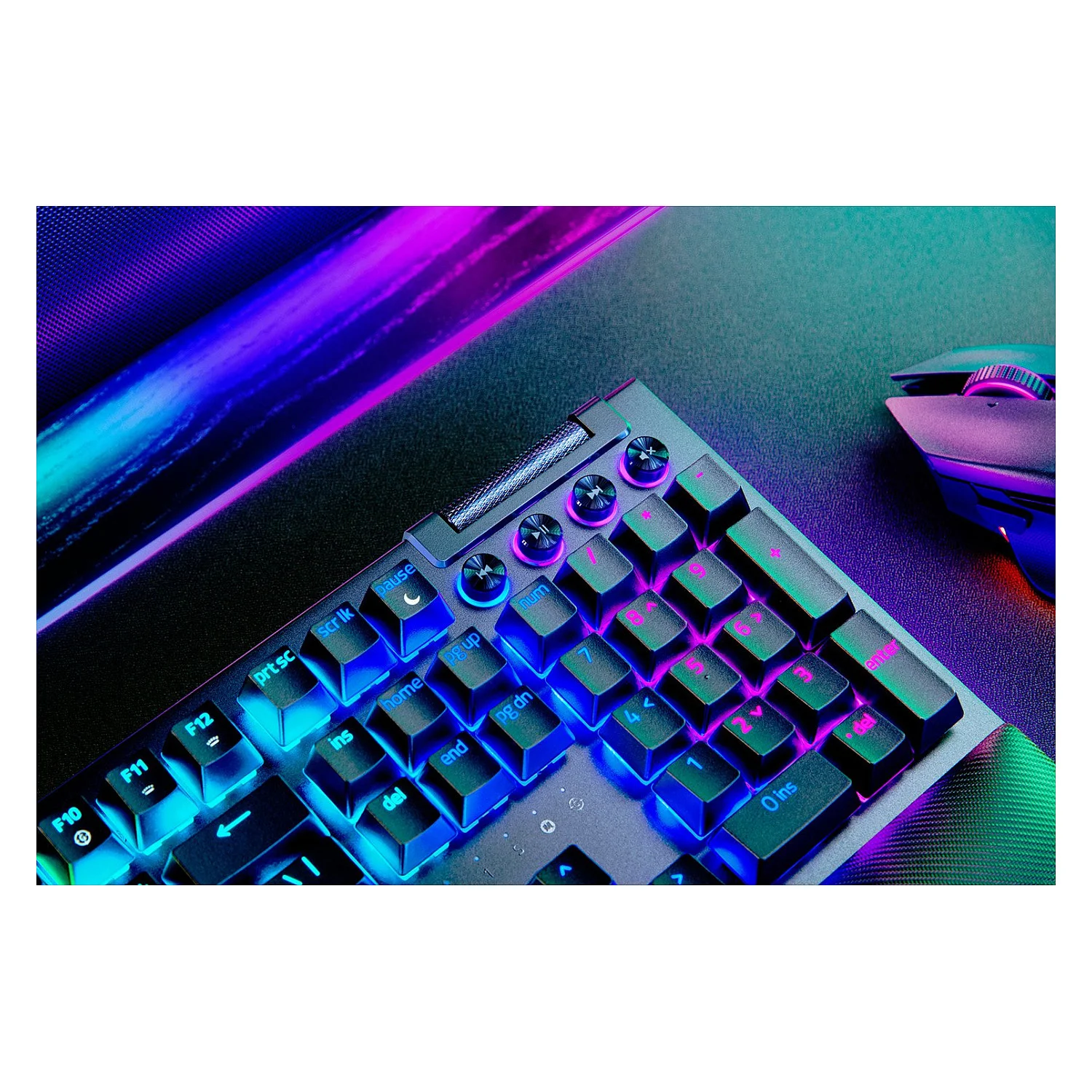 Razer BlackWidow V4 Pro Green Switch Tastatur Tastaturen & Maeuse