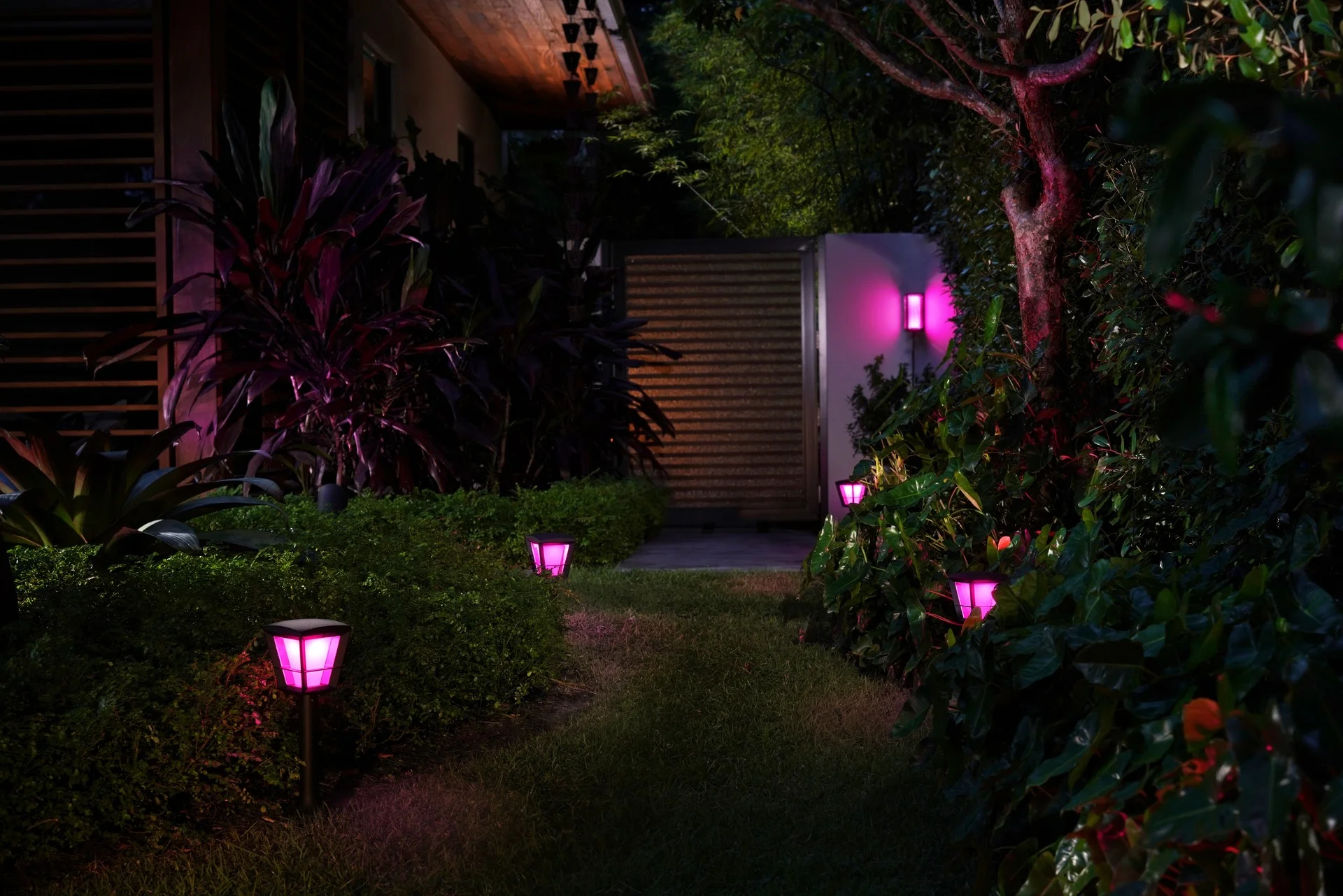 Philips Hue White   Color Ambiance Impress Wandleuchte schmal Schwarz Deckenleuchten Dekoleuchten