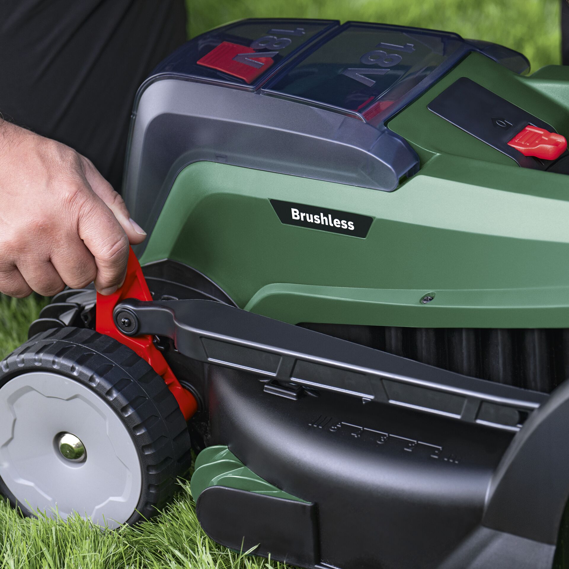 Bosch 37 550 Rasenmaeher mit Radantrieb Akku Schwarz  Gruen Gartenmaschinen