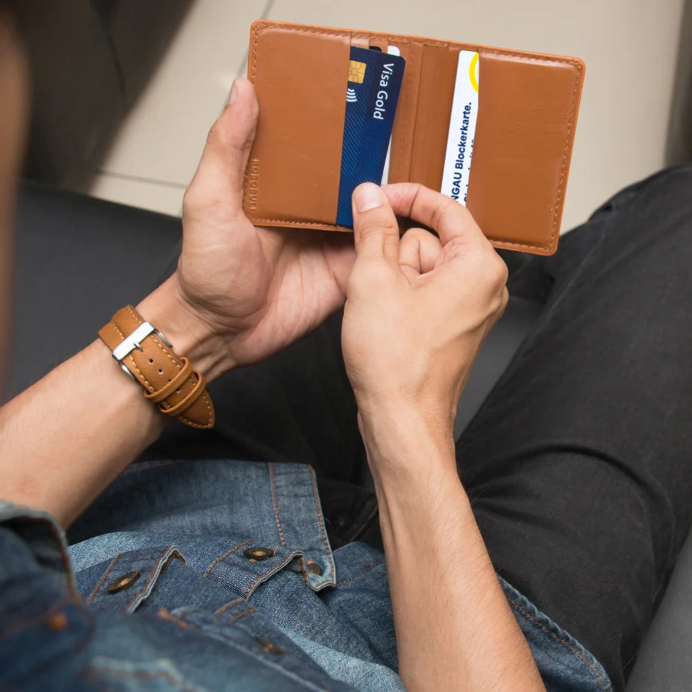 MAINGAU Energie RFID Blockerkarte Taschen & Rucksaecke Camping