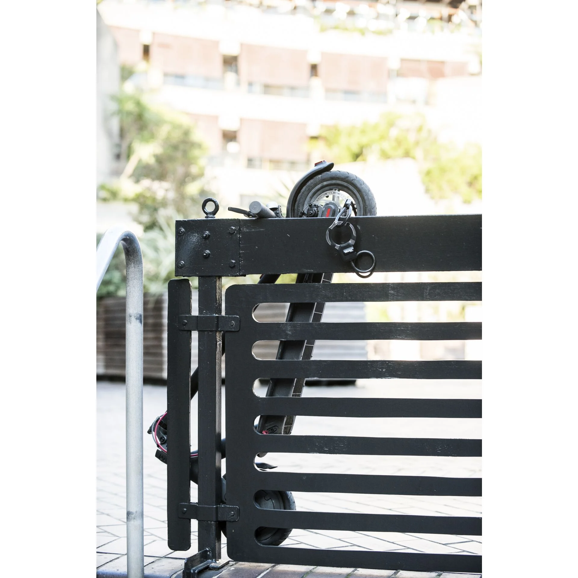 Master Lock Handschellenschloss Street Cuff 8275EURDPROBLK Radsport