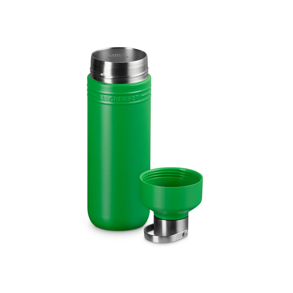 Le Creuset Trinkflasche On The Go 1000 ml  Bamboo Green Besteck & Aufbewahrung