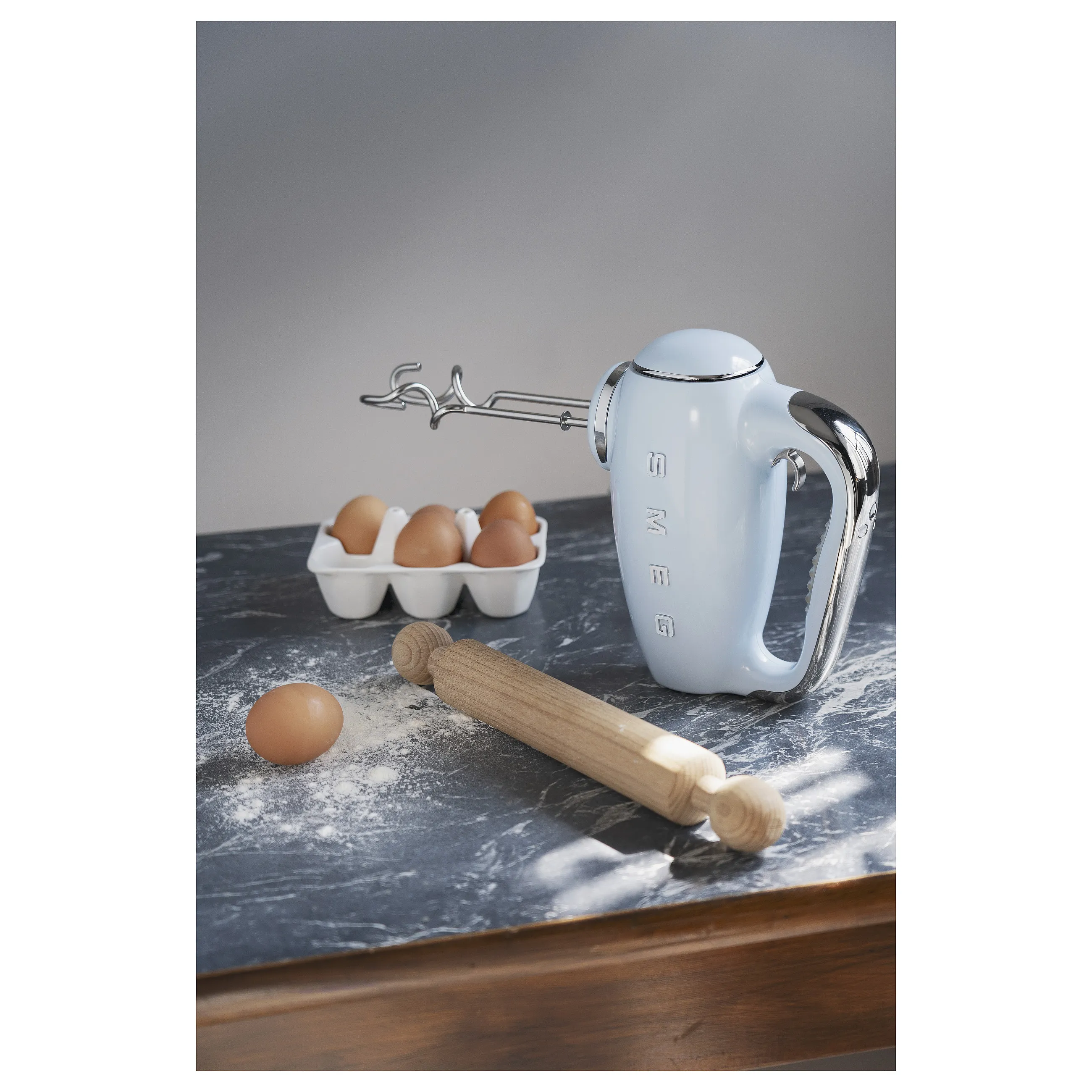 SMEG hmf01pbeu handmixer im 50er jahre retro design pastellblau Kuechenkleingeraete