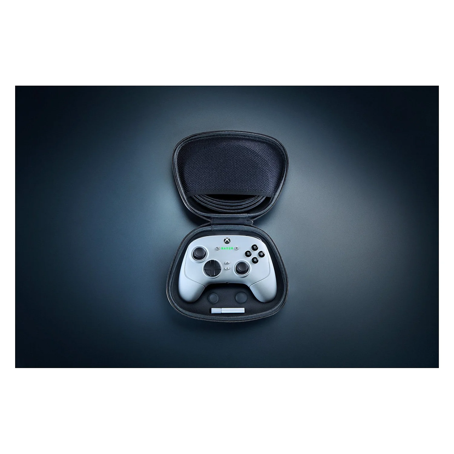 Razer Wolverine V3 Pro Weiss   Kabelloser E Sport Controller fuer Xbox   PC Zubehoer Gaming
