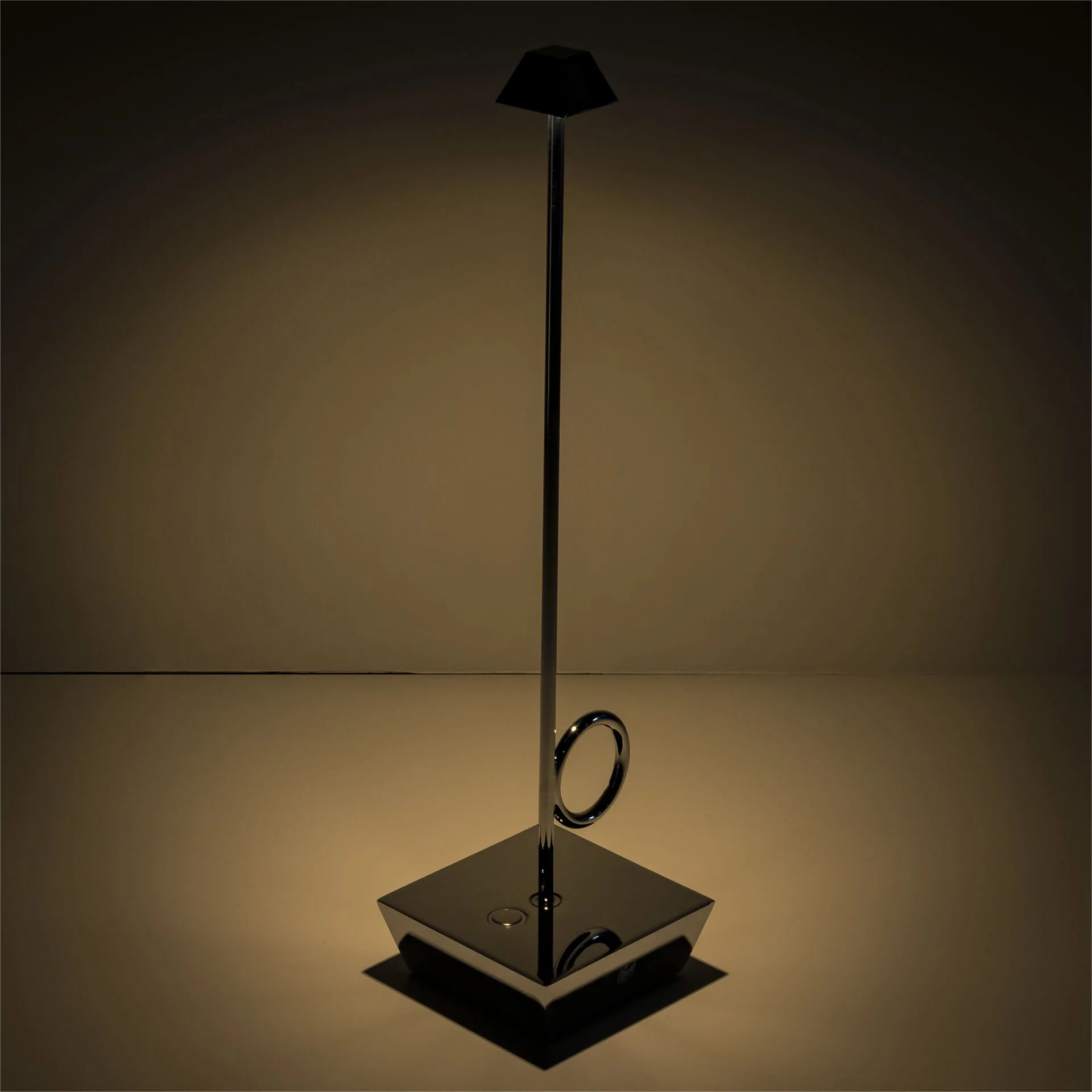 Broggi Design Broggi Lampada Bugia ricaricabile cromata Wohnaccessoires