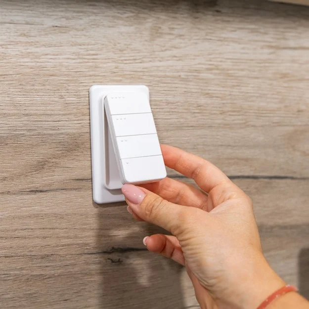 Shelly Plug   Play Blu RC Button 4 Fernbedienung inkl  Magnethalter 4 fach 16 Aktionen Weiss Smart Home Zubehoer