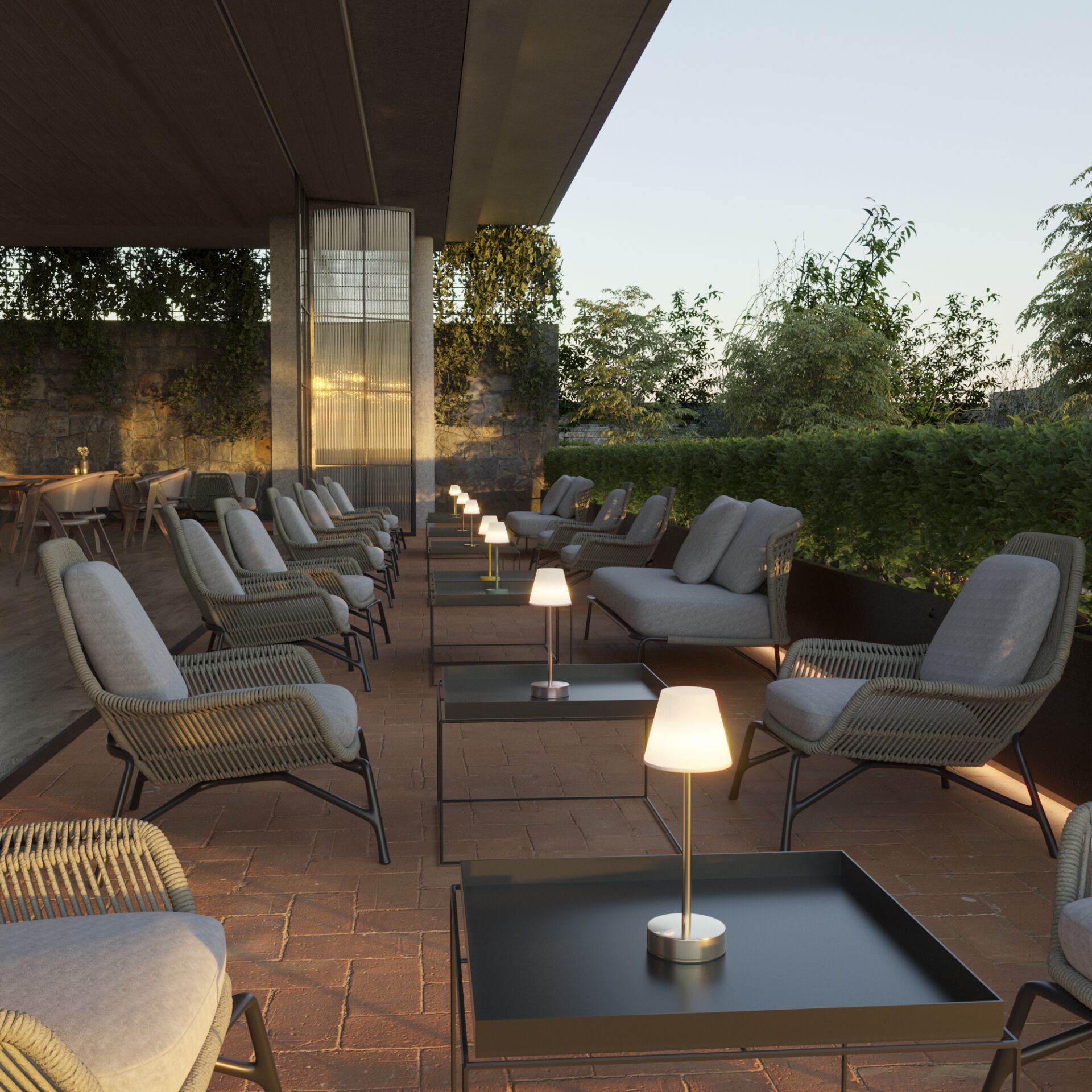 Newgarden Lola Slim 30 Akku Tischleuchte Brass Wohnaccessoires