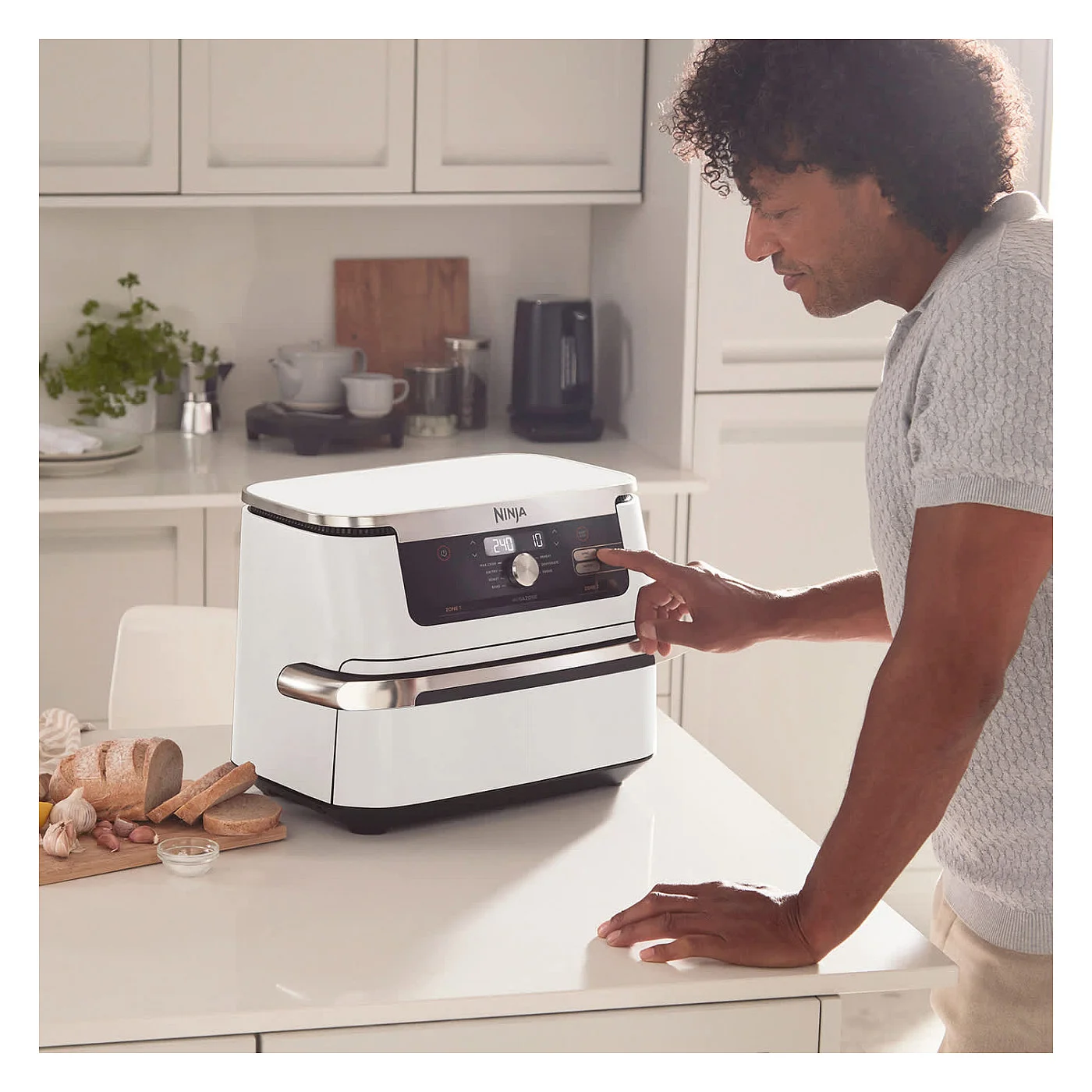 Ninja Dual Zone 7  in 1 Heiluftfritteuse  wei  AF500EUWH Kuechenkleingeraete